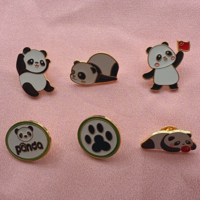 Party Supplies - 6 ชิ้นการ์ตูนจีนแพนด้าเข็มกลัดฤดูใบไม้ร่วง/ฤดูหนาวเสื้อผ้าอุปกรณ์เสริมเข็มกลัดผู้ชายและผู้หญิงตกแต่งกระเป๋าเป้สะพายหลังของขวัญ