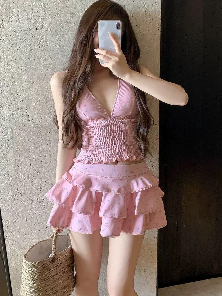 ชุดว่ายน้ำผู้หญิงสำหรับฤดูร้อน - Costumes บทวิจารณ์และราคา